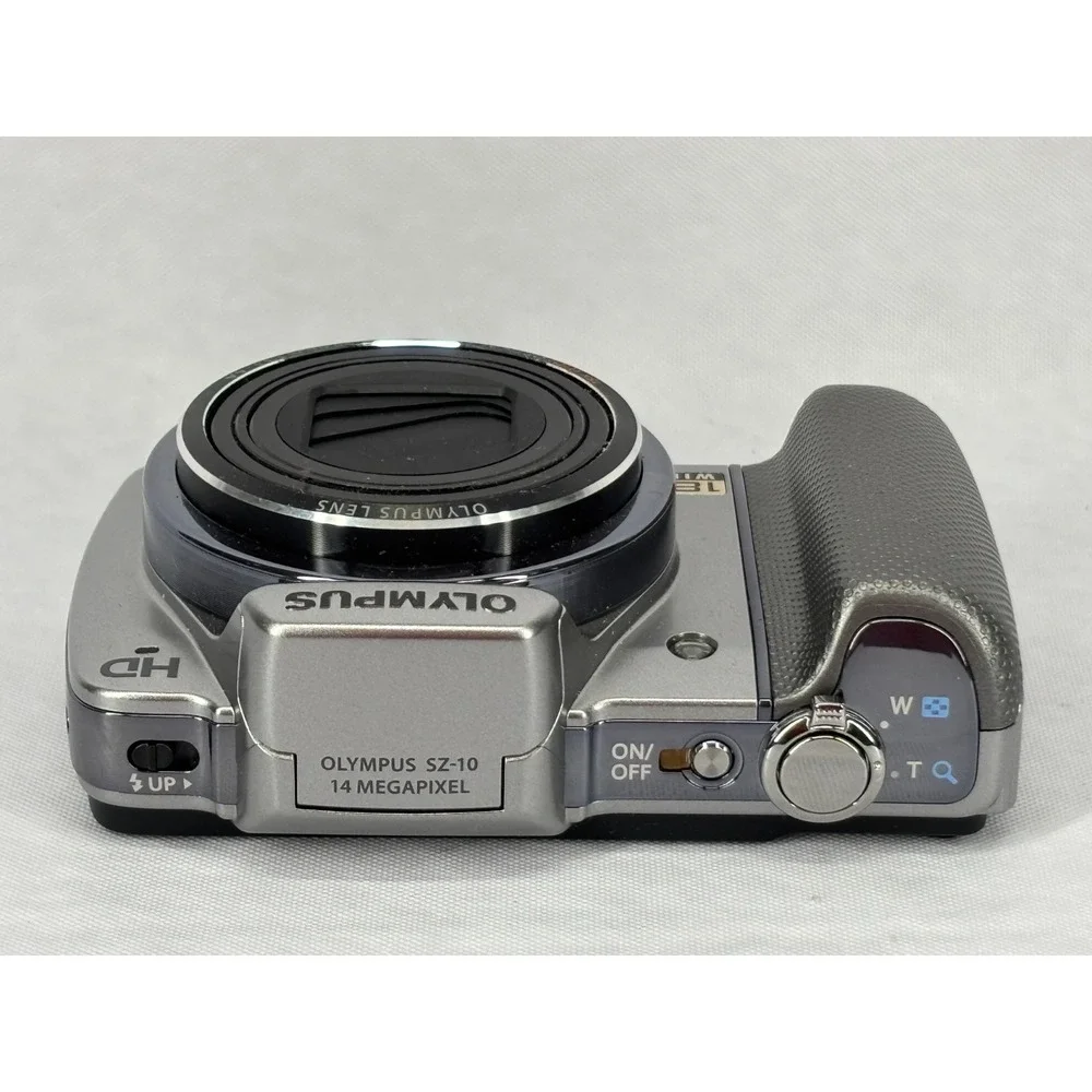 Olympus SZ-10 14MP 18x Optical Zoom‎ Digital Camera Silver Bundle SZ-10